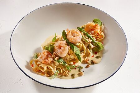 Тальятелле ай гамбери э сальса аль карри