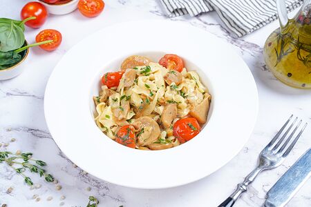 Тельятелле с белыми грибами и сливочным маслом