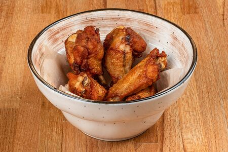 Острые куриные крылышки с барбекю