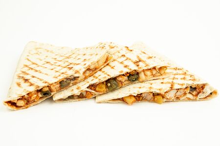 Кесадия с куриным филе и овощами