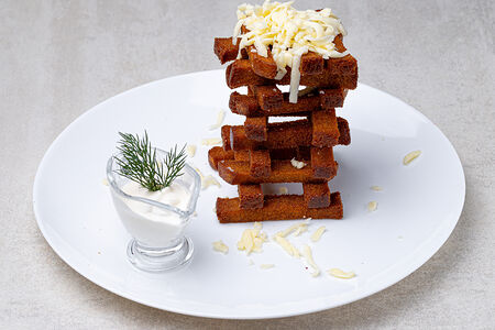 Гренки с чесночным соусом