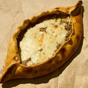 Лодочка мясная с грибами