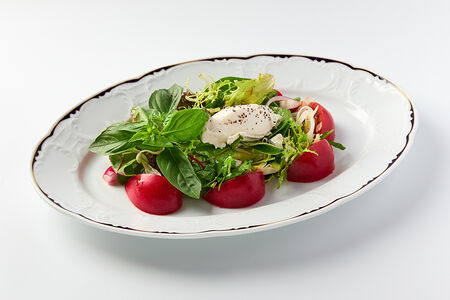 Микс-салат с томатами и муссом из сыров