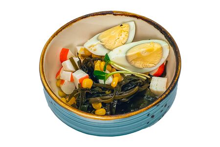 Салат из морской капусты с крабовыми палочками
