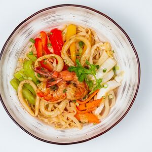 Рисовая лапша с морепродуктами