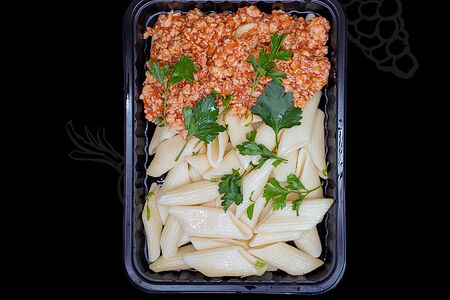 Пенне с болоньезе из курицы
