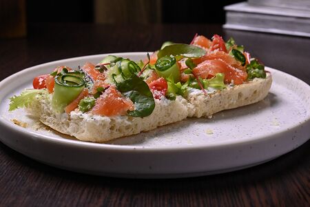 Брускетта с филе форели
