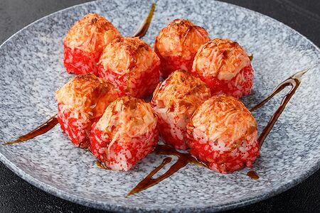 Ролл запеченный с снежным крабом и гребешком