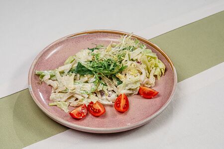 Салат с кальмаром, сельдереем и яблоком