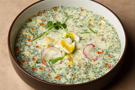 Окрошка на кефире с лососем