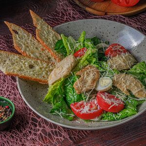 Цезарь с куриным филе