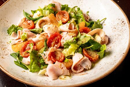 Салат с копчёной индейкой и мандаринами