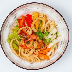 Рисовая лапша с морепродуктами