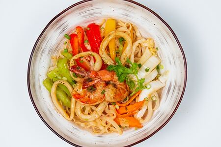 Рисовая лапша с морепродуктами