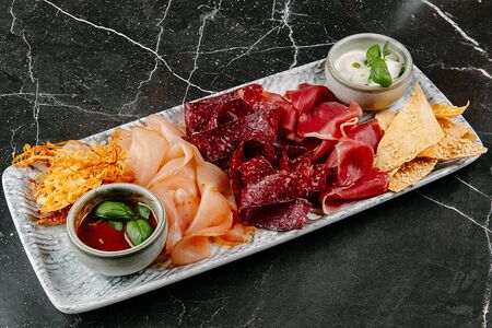 Ассорти из кавказских деликатесов