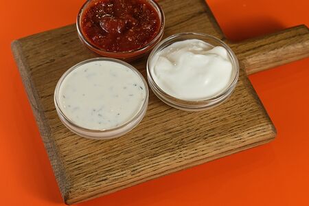 Соус томатный с чесноком