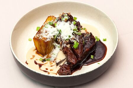 Говяжьи щечки в домашнем соусе демиглас