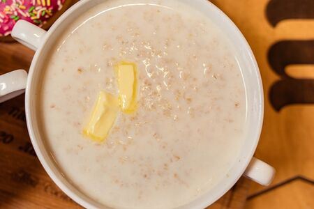 Каша овсяная на молоке с бананом