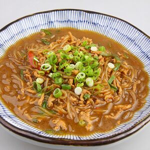 Жареная крахмальная лапша с мясом