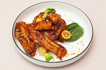 Ребра в глазури BBQ и кимчи