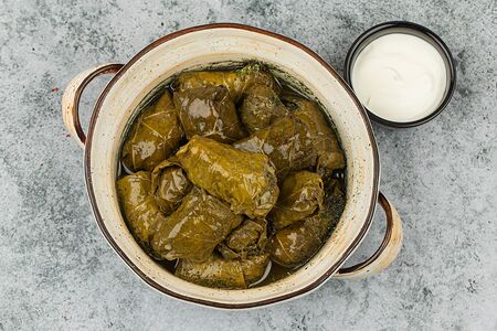 Долма в винoградных листьях