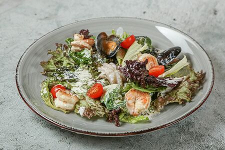 Салат с морепродуктами