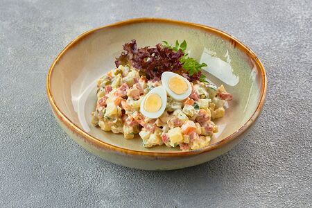 Оливье с брискетом