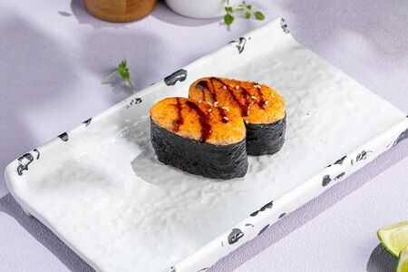 Запеченные суши с креветкой