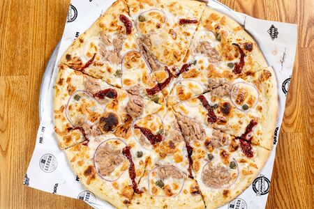 Пицца с тунцом new