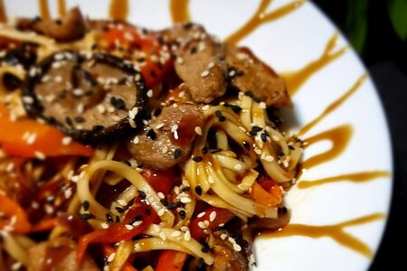 Вок чили-терияки со свининой