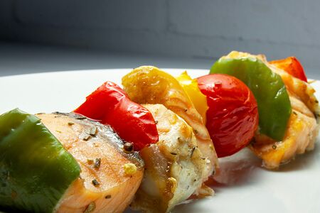 Шашлычок из семги на шпажке