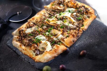 Фокачча с грибами и трюфелем