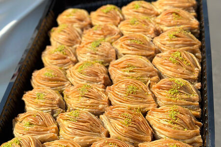 Мидии с фисташкой