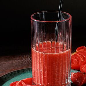 Свежевыжатый томатный сок