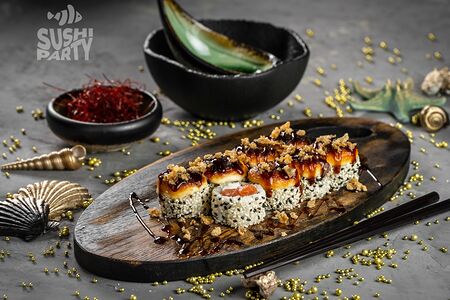 Гриль с лососем и карамельным луком