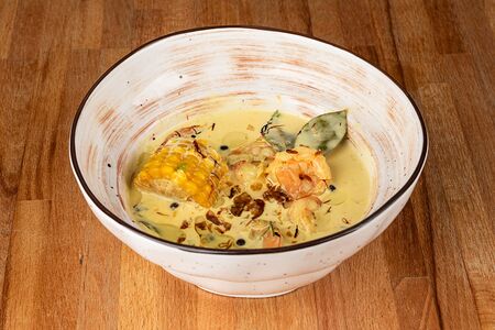 Кукурузно-креветочный суп с шафраном