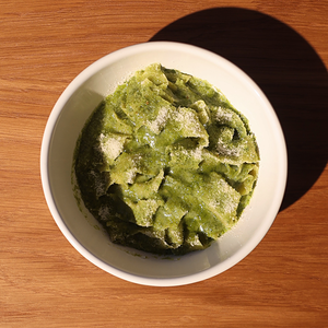 Паста с соусом песто и пармезаном