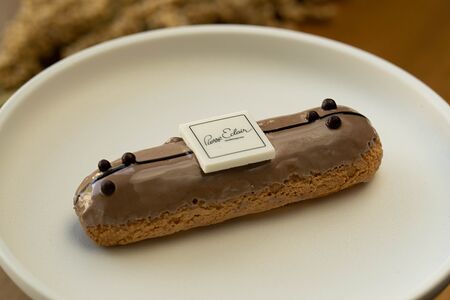 Эклер шоколад