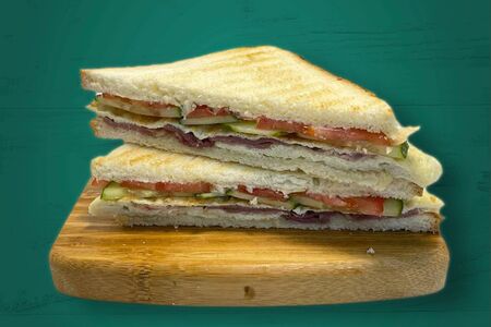 Сэндвич с беконом и яйцом	