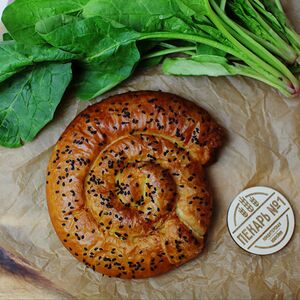 Слоеный пирог с сыром и шпинатом