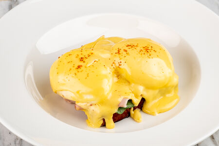 Бенедикт с ветчиной