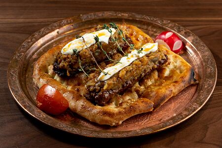 Рубленый ягненок с баклажанами