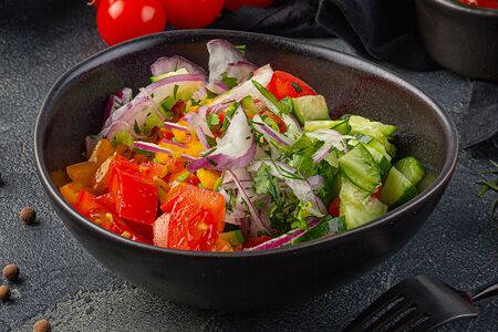 Салат со свежими овощами