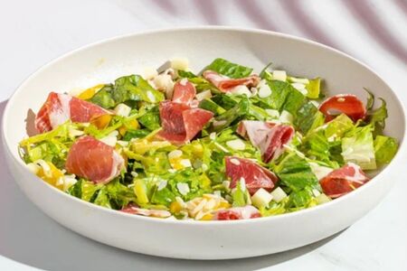 Салат с пармой и манго