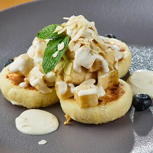 Сырники с арахисовой пастой и бананом