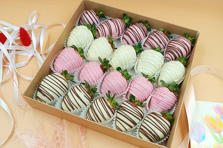 Клубника в шоколаде Callebaut №159