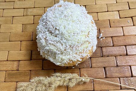 Лакомка с кокосовой стружкой