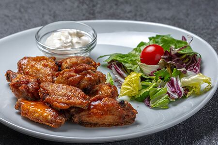 Куриные крылья в соусе рэд девил