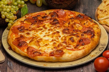 Хачапури-пицца с пепперони