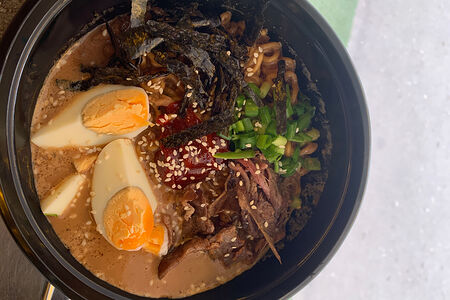 Рамён Black Pasta с говядиной